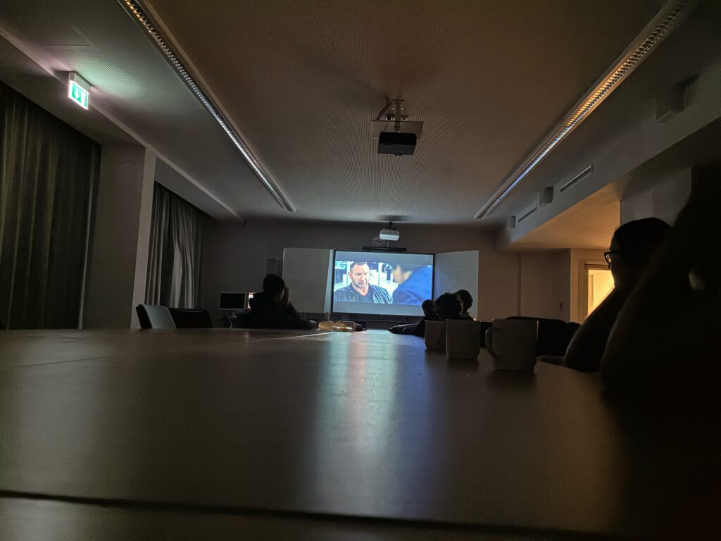 Gemeinsamer Filmabend in der Schule